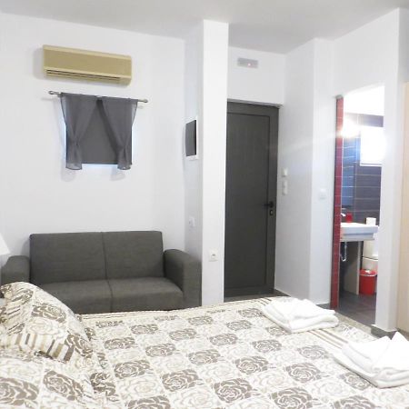 לרפטרה Nicolas Apartments מראה חיצוני תמונה