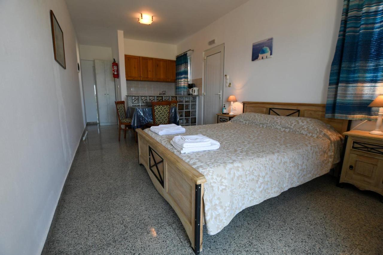 לרפטרה Nicolas Apartments מראה חיצוני תמונה