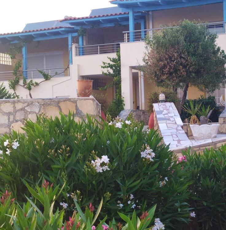 לרפטרה Nicolas Apartments מראה חיצוני תמונה
