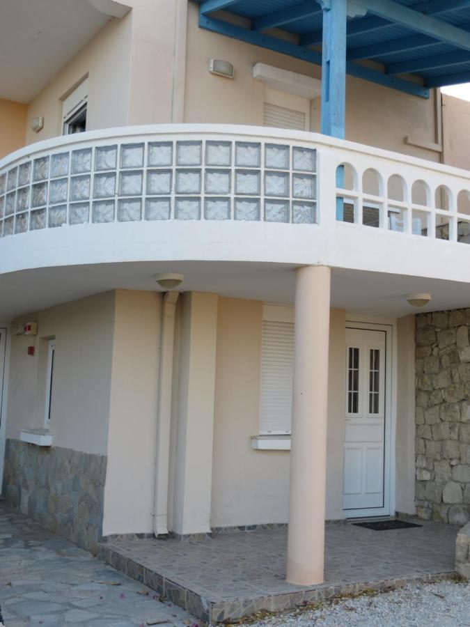 לרפטרה Nicolas Apartments מראה חיצוני תמונה