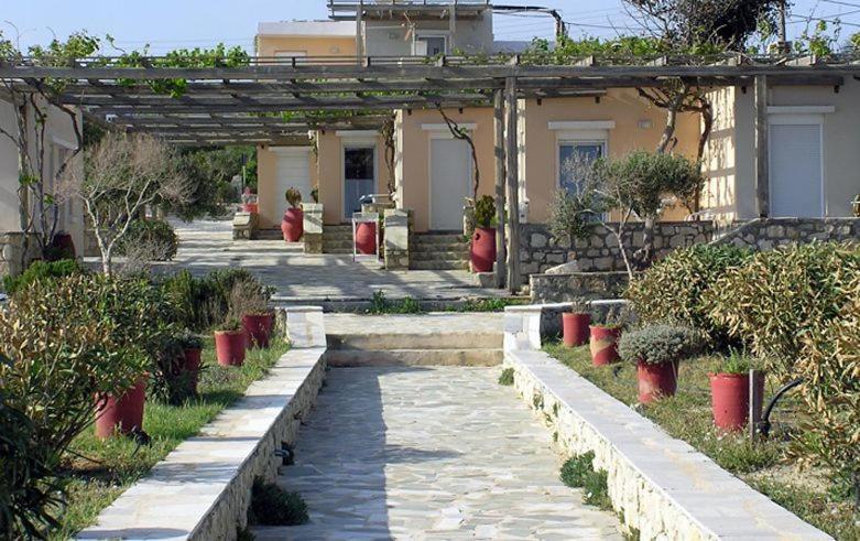 לרפטרה Nicolas Apartments מראה חיצוני תמונה